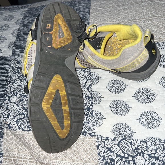 COPY - Lands End Side Mesh Hiking Shoes - Picture 5 of 9